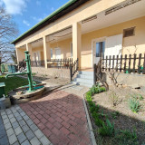 NA PREDAJ PÄŤIZBOVÝ RODINNÝ DOM S ROMANTICKOU VERANDOU A ZÁHRADOU PLNOU OVOCNÝCH STROMOV V OBCI IŽA