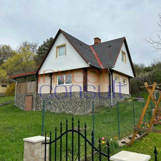 NA PREDAJ ZARIADENÁ REKREAČNÁ CHATA V JEDINEČNEJ LOKALITE BLÍZKO ŠTÚROVA