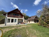 NA PREDAJ DVE REKREAČNÉ CHATY V OBCI BÁR, ČASŤ SZÖLLŐHEGY V MAĎARSKU 